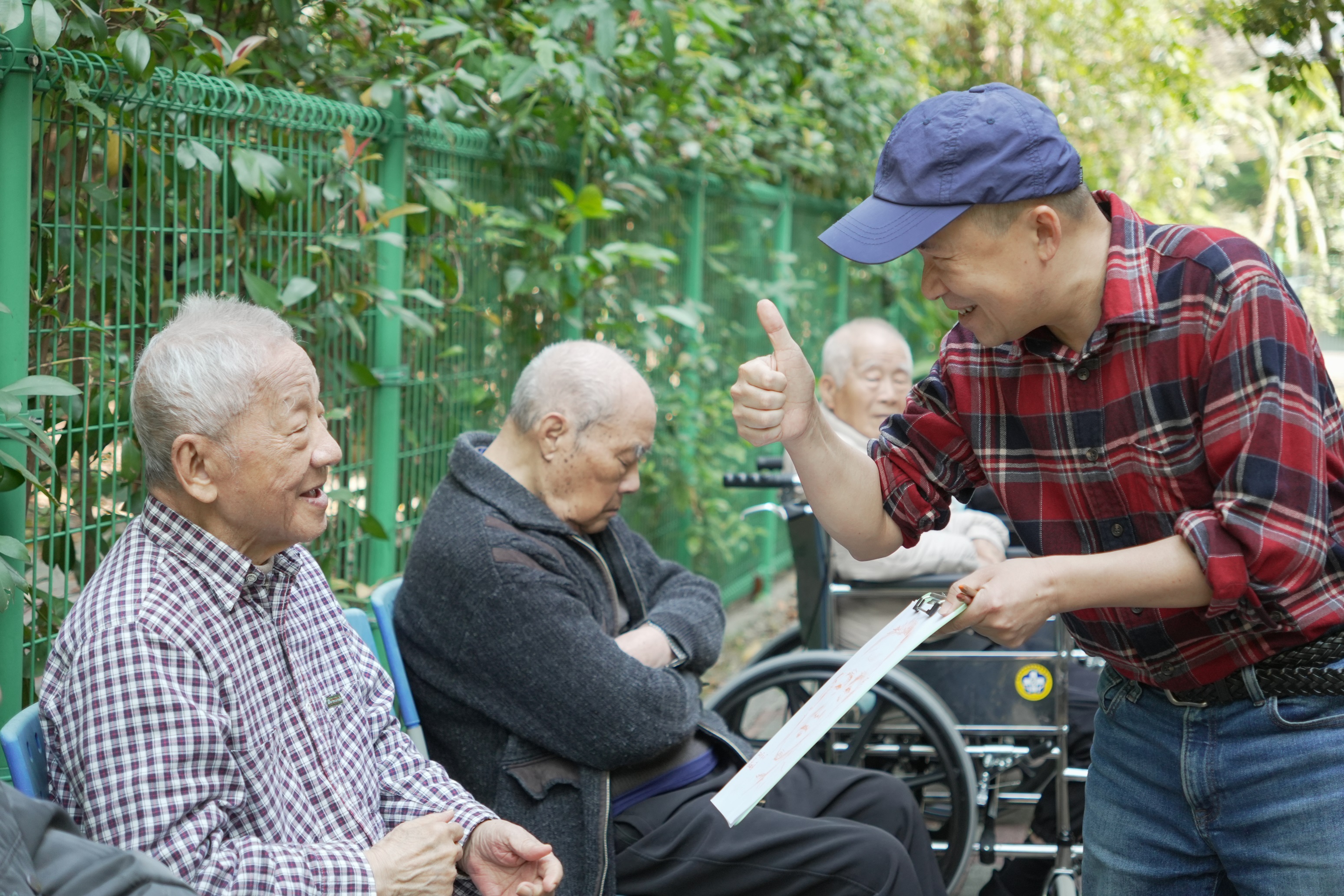 「地方創生˙藝術共榮」計畫推動，媒合書畫系攜手板橋榮民之家舉辦「記憶畫像」活動